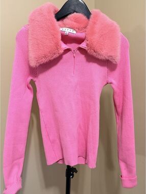 HYFVE Hot Pink Faux Fur Collar Zip Sweater Size L